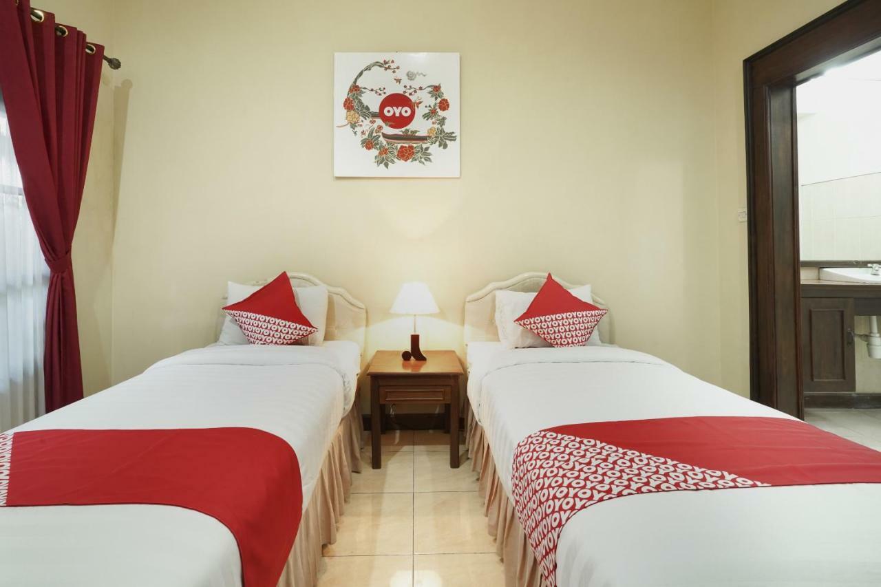 Oyo 804 Ndalem Maharani Guest House Yogyakarta Esterno foto