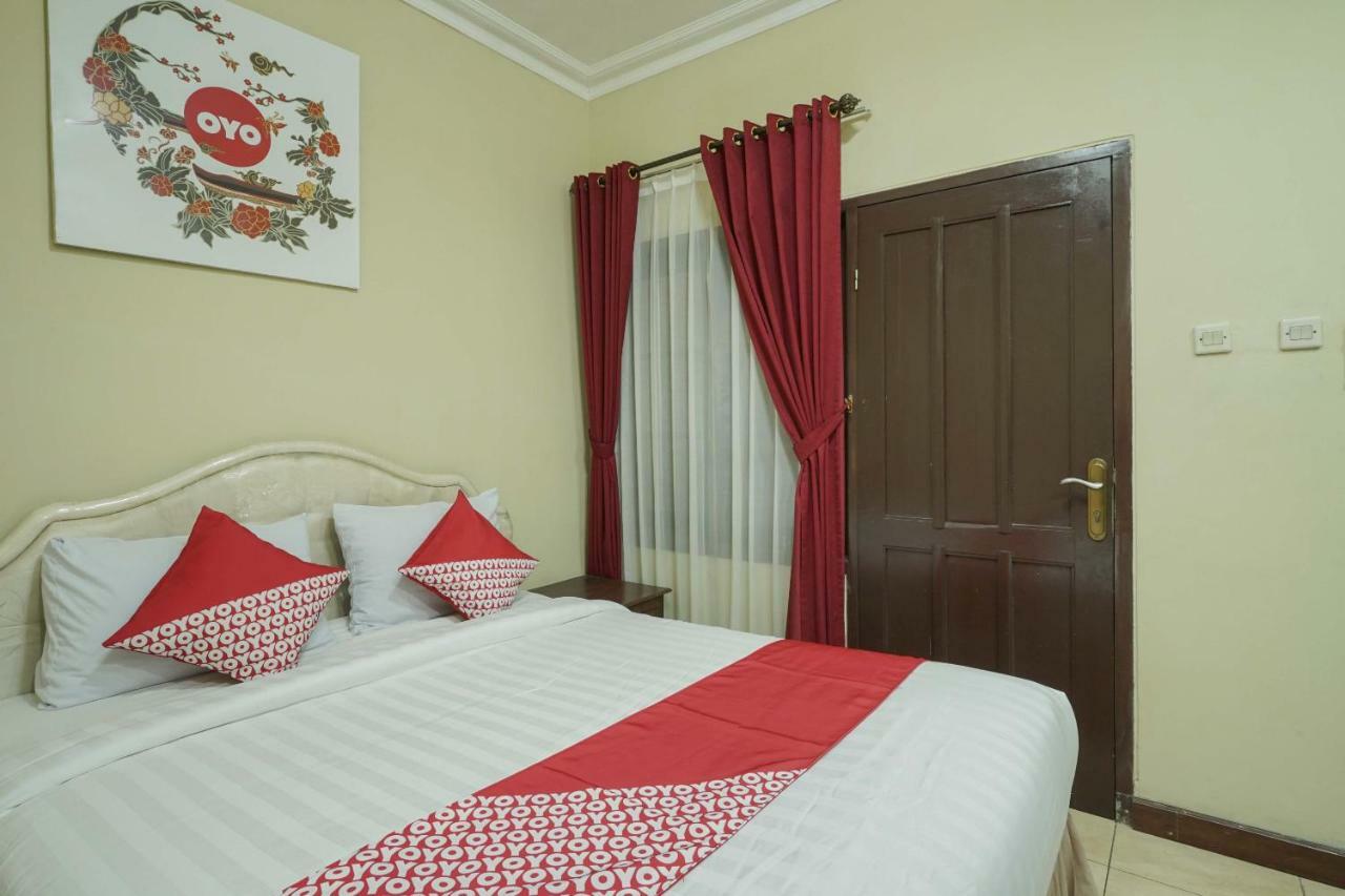 Oyo 804 Ndalem Maharani Guest House Yogyakarta Esterno foto