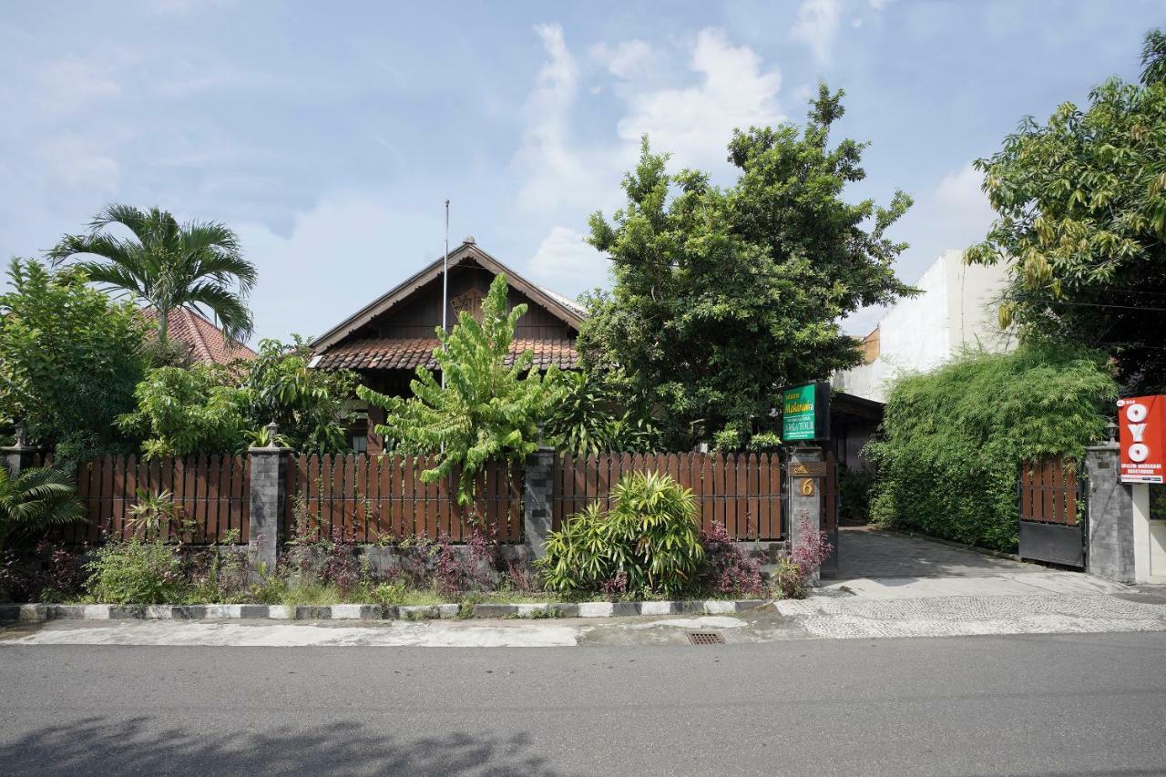 Oyo 804 Ndalem Maharani Guest House Yogyakarta Esterno foto