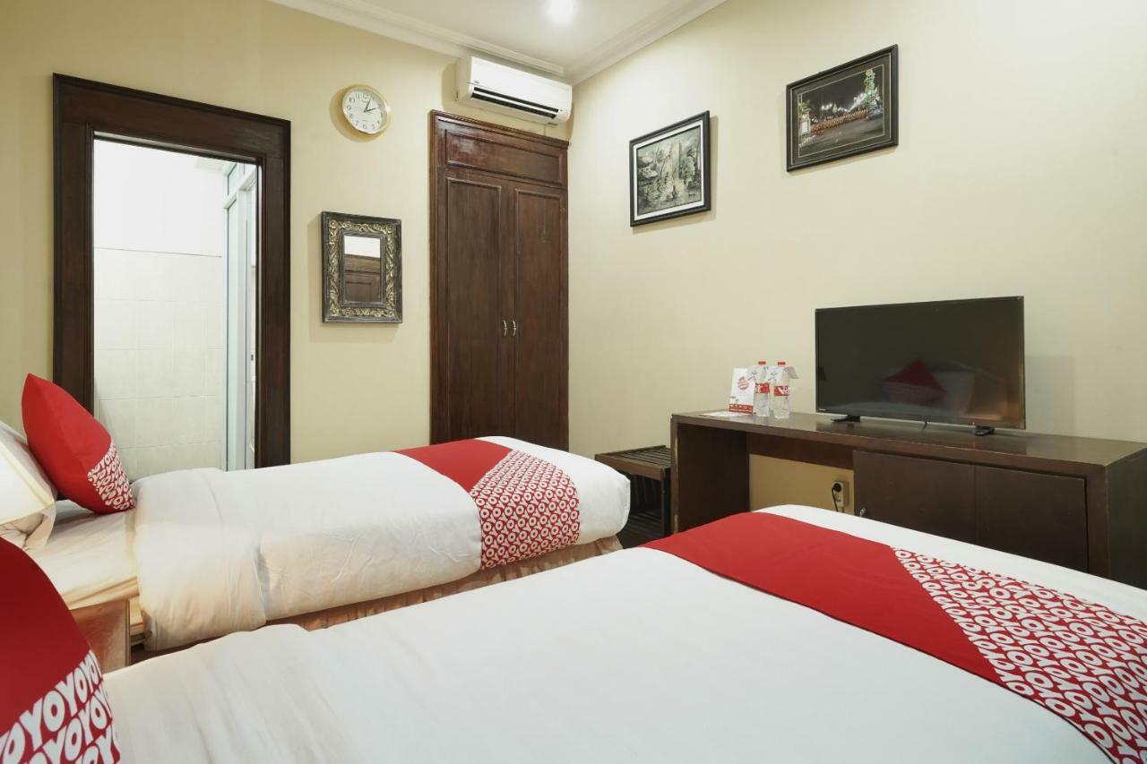 Oyo 804 Ndalem Maharani Guest House Yogyakarta Esterno foto
